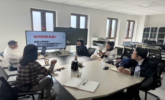 3.云顶集团3118·南山温泉城营销团队新媒体运营培训现场_副本.jpg 3.云顶集团3118·南山温泉城营销团队新媒体运营培训现场_副本.jpg