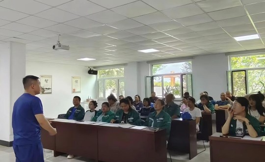 4.装配式总公司消防安全培训现场_副本.jpg