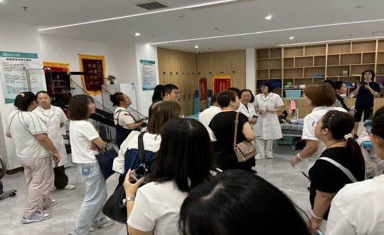 18.医疗公司欢迎吉林省中医药科学院学员参观_副本.jpg