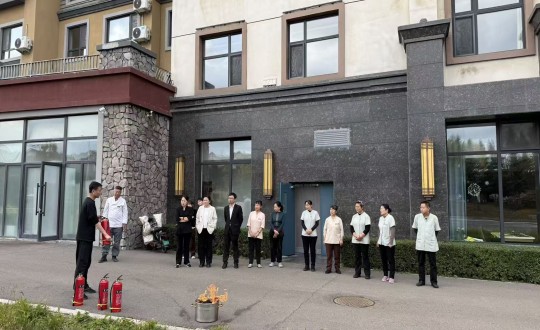 1.长白山云顶集团3118酒店组织发展消防安全培训_副本.jpg